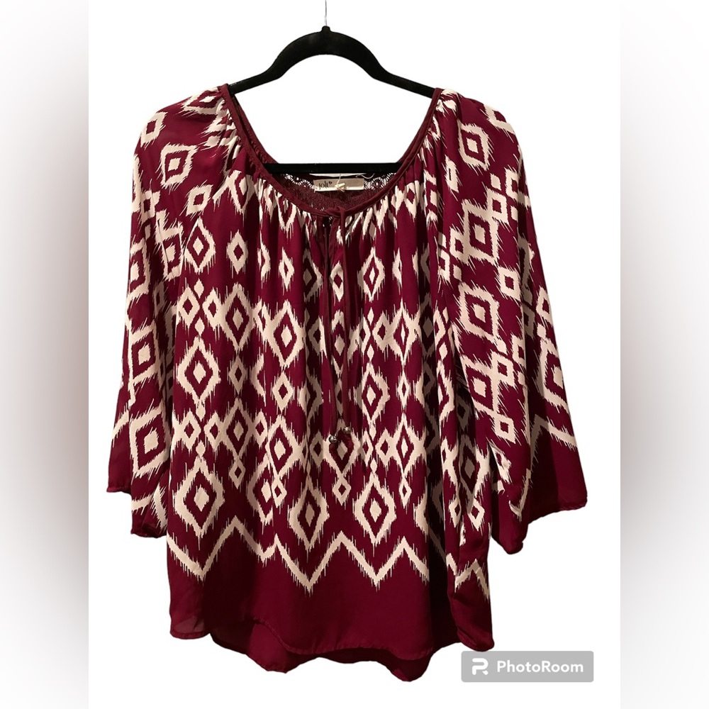Adorable women’s top for fall